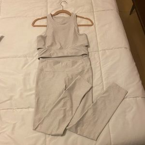 Outdoor voices set oatmeal color size medium